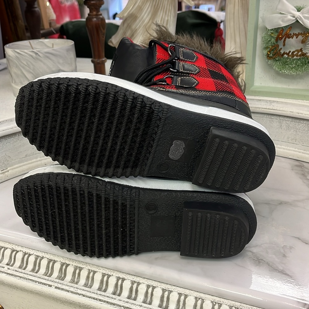 Plaid Thinsulate Boots - image 6